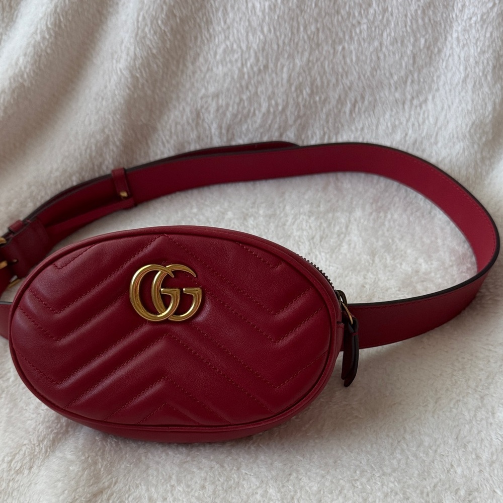 Gucci Red Quilted Leather Belt Bag with Gold Double G in Excellent condition.